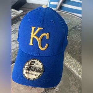 NEW ERA 39THIRTY Kansas City royals gold logo NWT